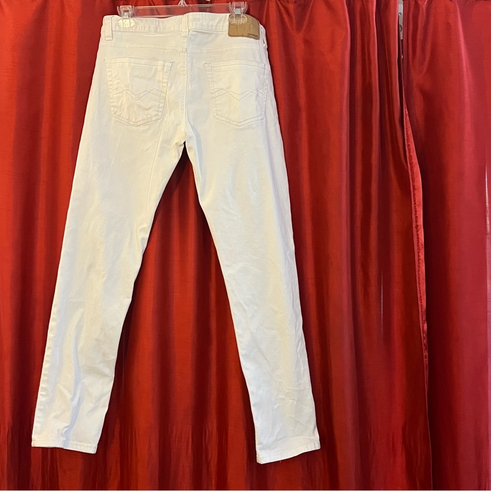 PREOWNED | Carson White Skinny Jeans – Size 30x32